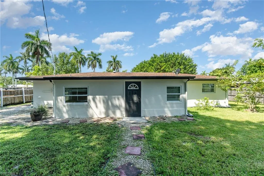 319 Arlington AVE, Fort Myers, FL 33905,225063365