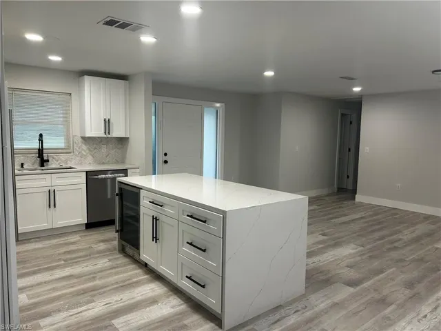 319 Arlington AVE, Fort Myers, FL 33905,225063365