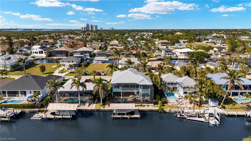 Bird's eye view with a Canal view and a residential view