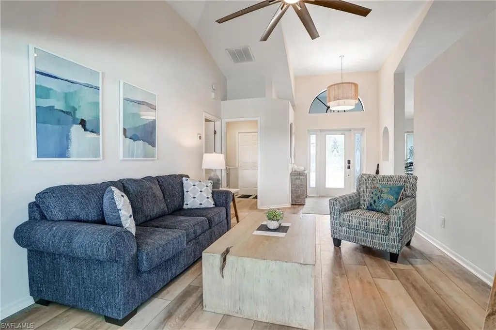 233 El Dorado PKWY, Cape Coral, FL 33914,225050601