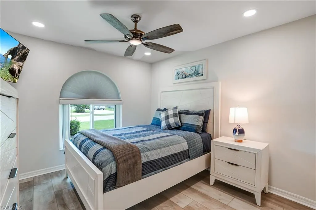 233 El Dorado PKWY, Cape Coral, FL 33914,225050601