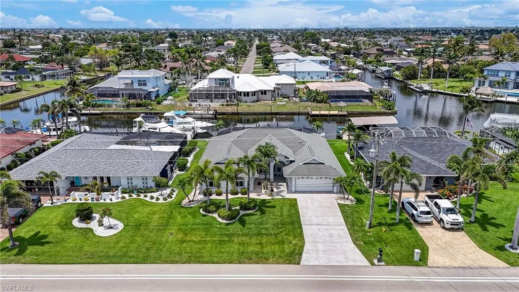 233 El Dorado PKWY, Cape Coral, FL 33914,225050601