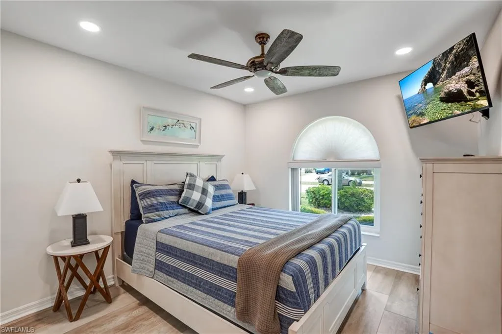 233 El Dorado PKWY, Cape Coral, FL 33914,225050601