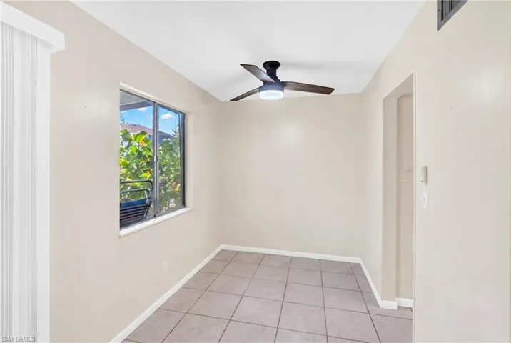 3276  Royal Canadian  TRCE, Fort Myers, FL 33907