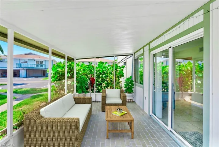 3276  Royal Canadian  TRCE, Fort Myers, FL 33907
