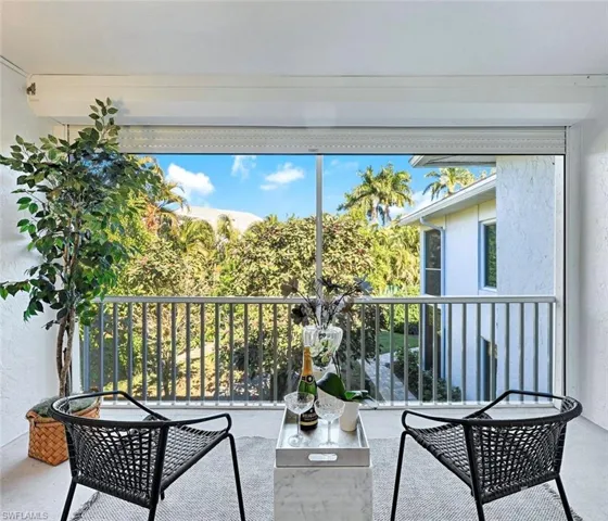 4180  Crayton  RD, Naples, FL 34103