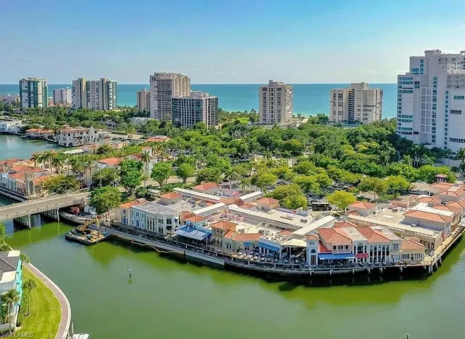4180  Crayton  RD, Naples, FL 34103