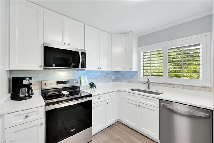 4180  Crayton  RD, Naples, FL 34103