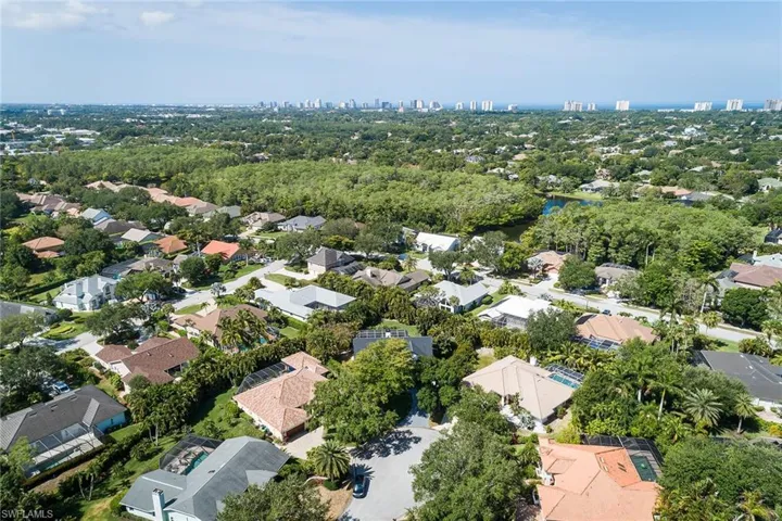1922  Blackstone  CIR, Naples, FL 34109
