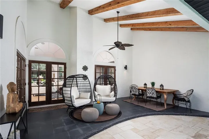 1922  Blackstone  CIR, Naples, FL 34109