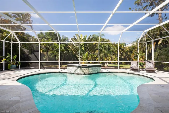 1922  Blackstone  CIR, Naples, FL 34109