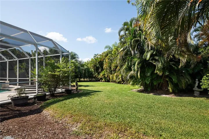 1922  Blackstone  CIR, Naples, FL 34109