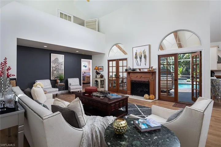 1922  Blackstone  CIR, Naples, FL 34109