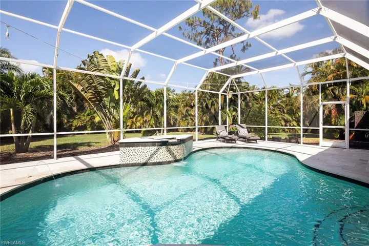 1922  Blackstone  CIR, Naples, FL 34109