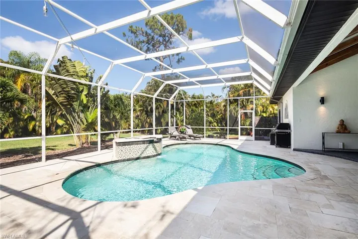 1922  Blackstone  CIR, Naples, FL 34109