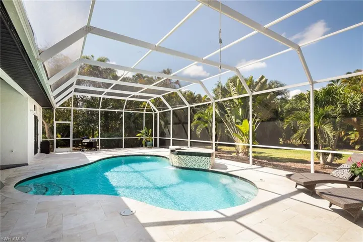 1922  Blackstone  CIR, Naples, FL 34109