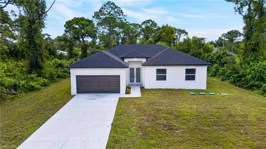 525 Genesee Ave S, Lehigh Acres, Florida 33974