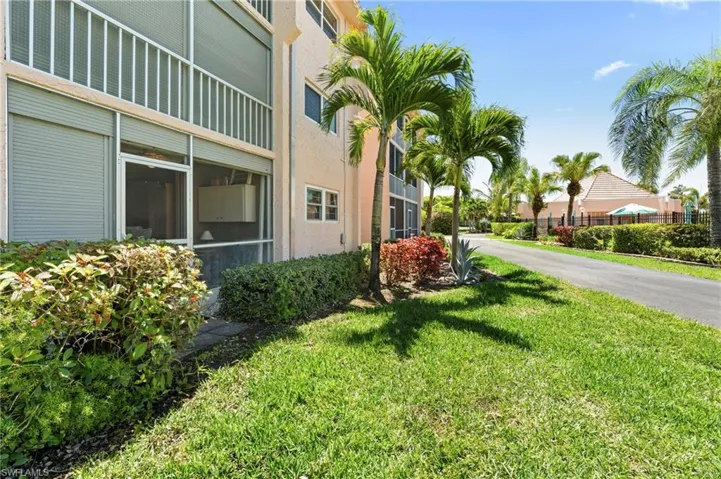 200 Forest Lakes Blvd 109, Naples, Florida 34105