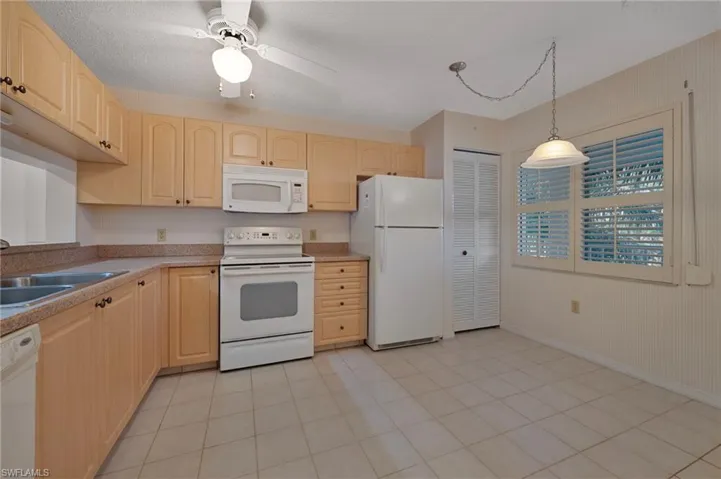 Spacious Eat-In Kitchen with Granite Countertops, Plantation Shutters, Pantry