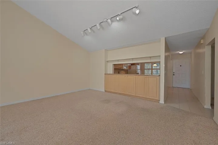 Big, Wide Great Room with Vaulted Ceilings, Extra Storage