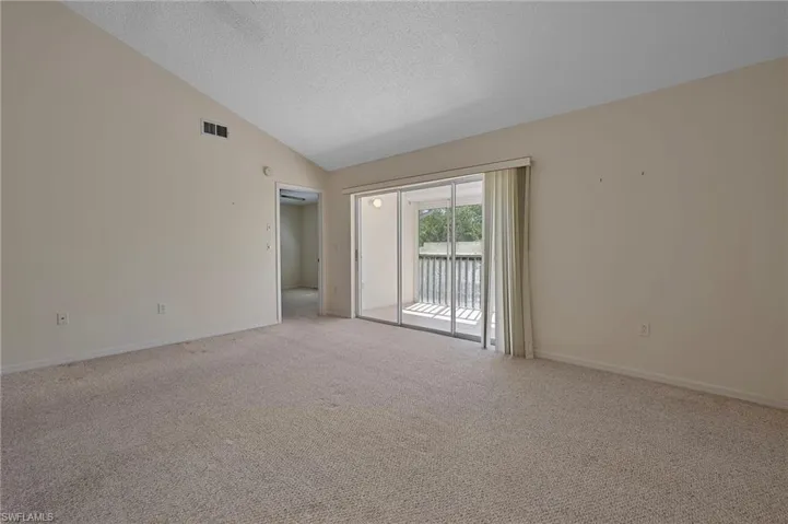 Big, Wide Great Room with Vaulted Ceilings, Extra Storage