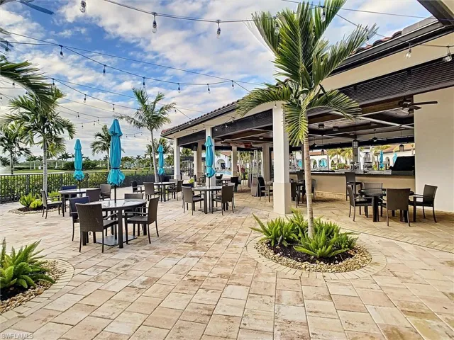 Sunsets restaurant and bar