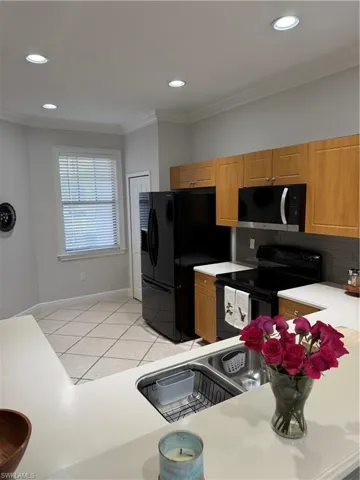 7431  Bristol  CIR, Naples, FL 34120