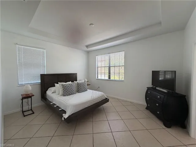 7431  Bristol  CIR, Naples, FL 34120