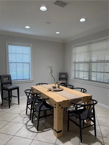 7431  Bristol  CIR, Naples, FL 34120