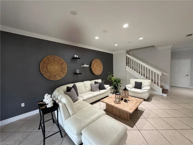 7431  Bristol  CIR, Naples, FL 34120