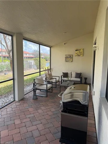 7431  Bristol  CIR, Naples, FL 34120