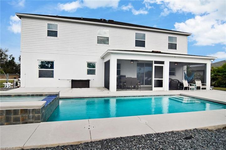 Gorgeous Saltwater pool & spa.