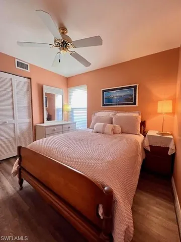 5905  Trailwinds  DR, Fort Myers, FL 33907