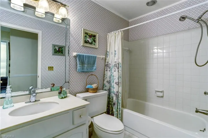 512  Whitewater  WAY, Naples, FL 34112