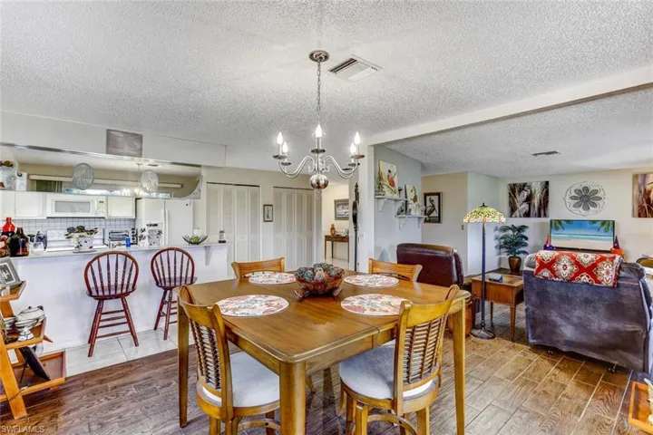 512  Whitewater  WAY, Naples, FL 34112