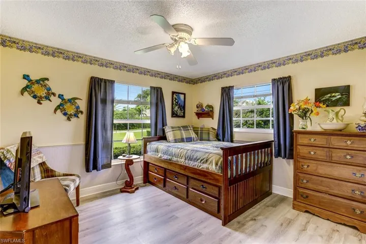 512  Whitewater  WAY, Naples, FL 34112