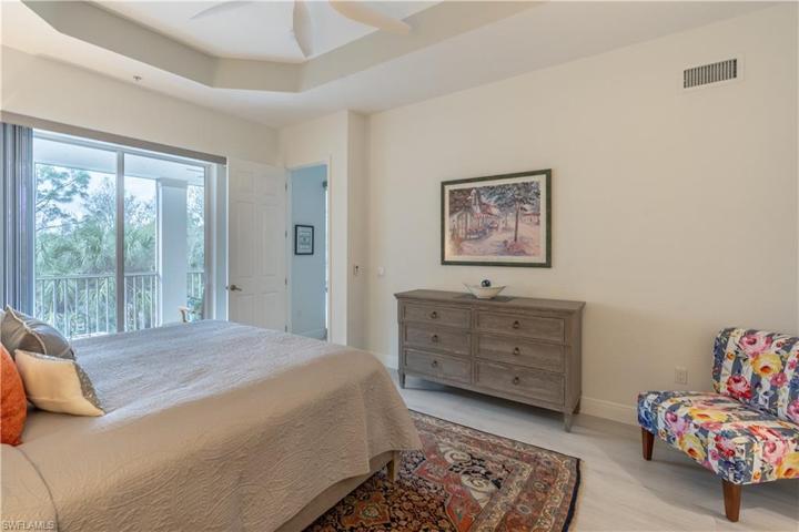 Primary bedroom with access to lanai