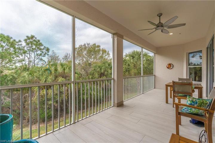 Expansive lanai