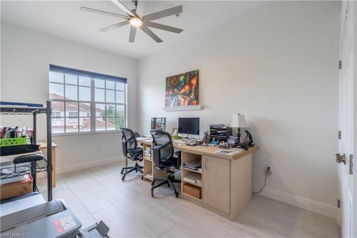 Guest bedroom 2 (currently used as office)