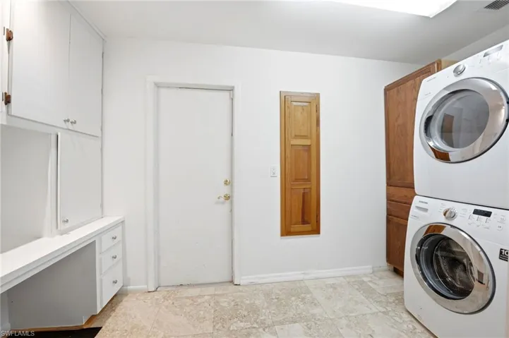 688 Valley Dr, Bonita Springs, Florida 34134