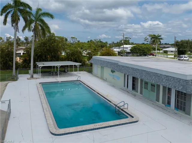 32  Dogwood  WAY, Fort Myers, FL 33908