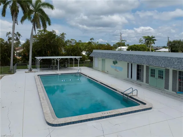 32  Dogwood  WAY, Fort Myers, FL 33908