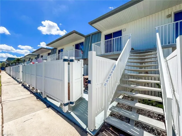 steps up to second floor balcony and bedroom