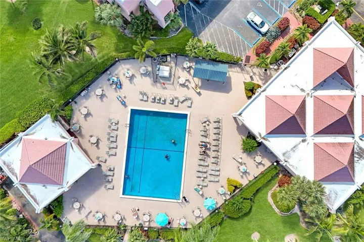 175 Turtle Lake Ct 112, Naples, Florida 34105