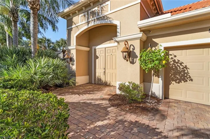 5030 Rustic Oaks Cir, Naples, Florida 34105
