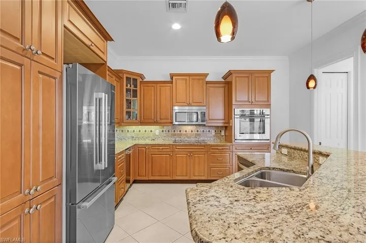 5030 Rustic Oaks Cir, Naples, Florida 34105