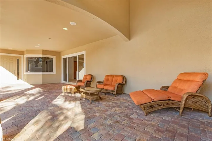 5030 Rustic Oaks Cir, Naples, Florida 34105
