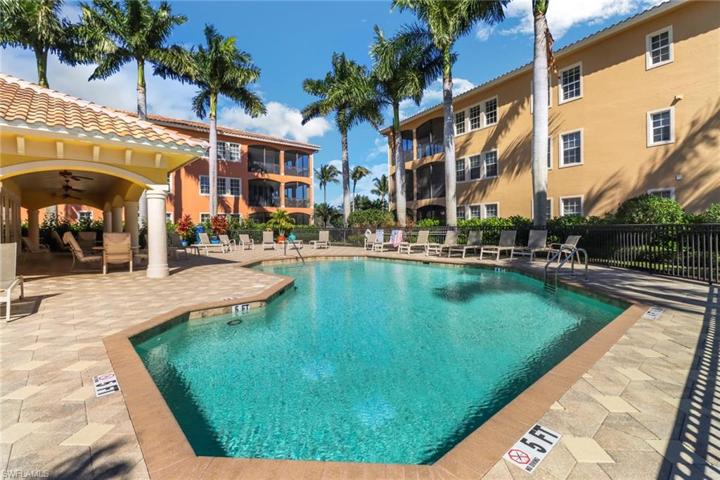 Pool and Clubhouse for Vivaldi
