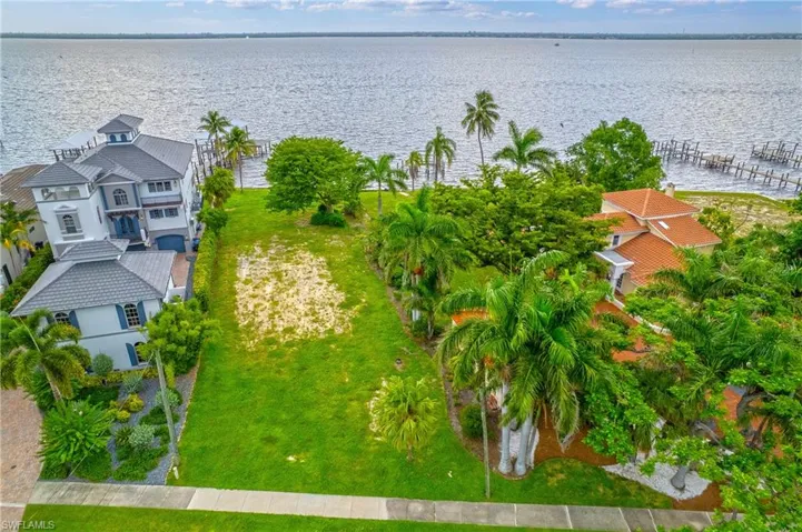 2904 Valencia Way, Fort Myers, Florida 33901