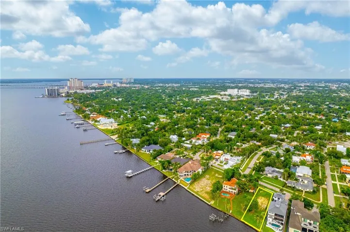 2904 Valencia Way, Fort Myers, Florida 33901